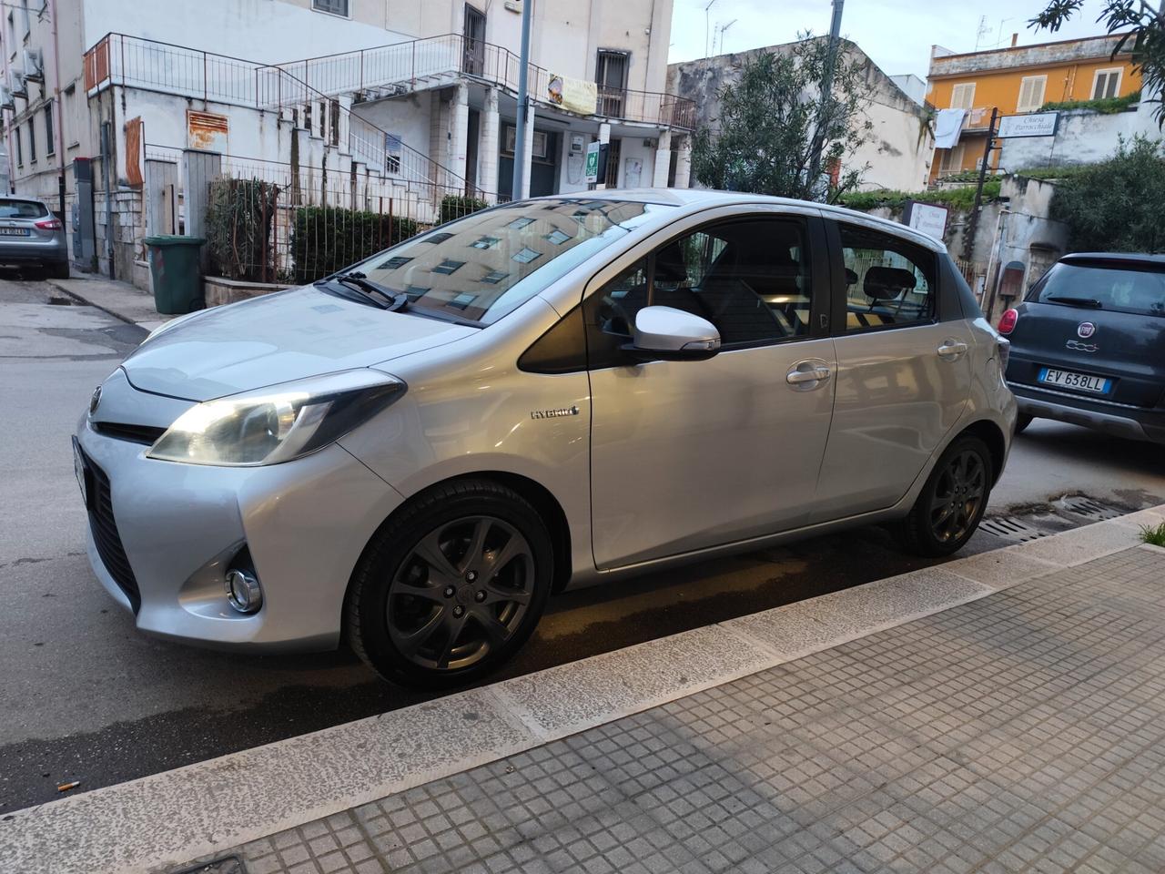 Toyota Yaris 1.5 Hybrid 75CV Lounge
