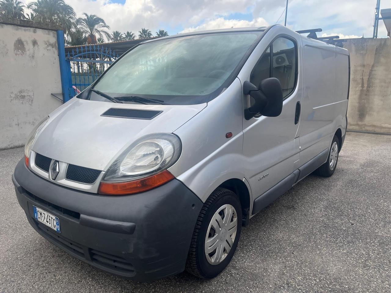 Renault trafic cargo 1.9 dci-cv 100 -2004