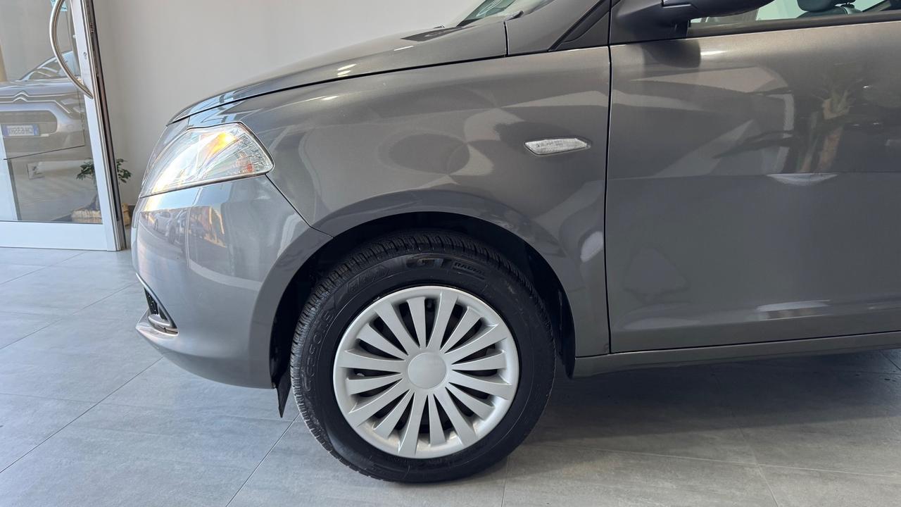 Lancia Ypsilon 0.9 TwinAir 85 CV 5 porte Metano Ecochic Elle