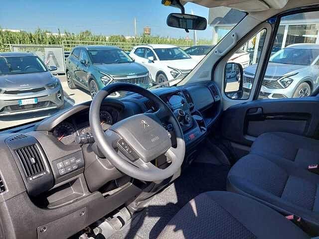 Peugeot Boxer 330 BlueHDi 120CV Combi Comfort