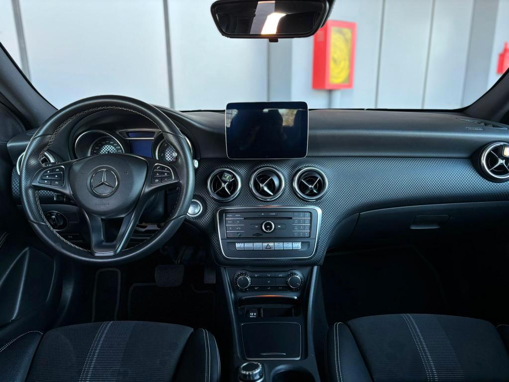 Mercedes-Benz A180 d Sport auto