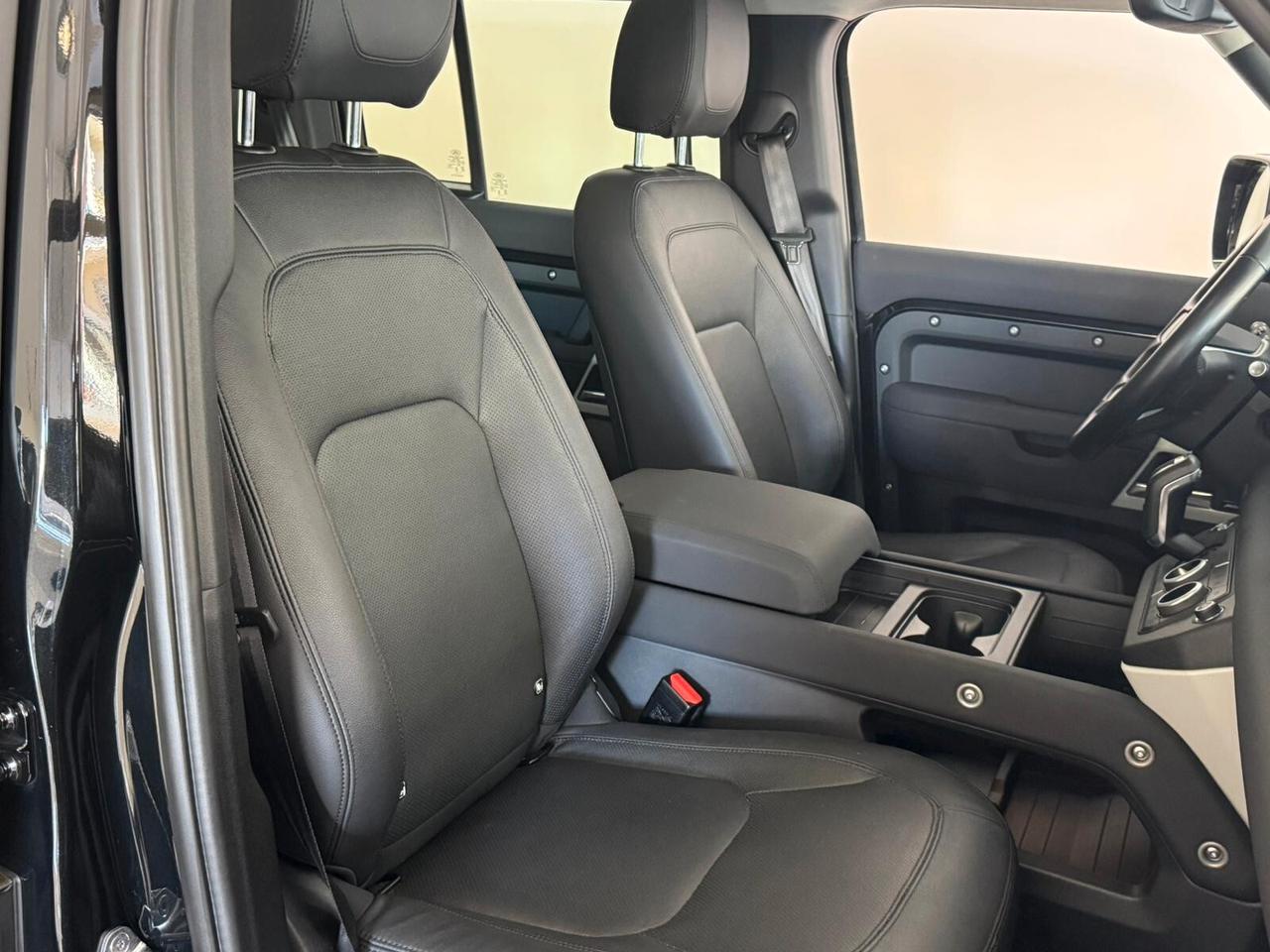 Land Rover Defender 110 3.0D I6 200 CV AWD Auto SE