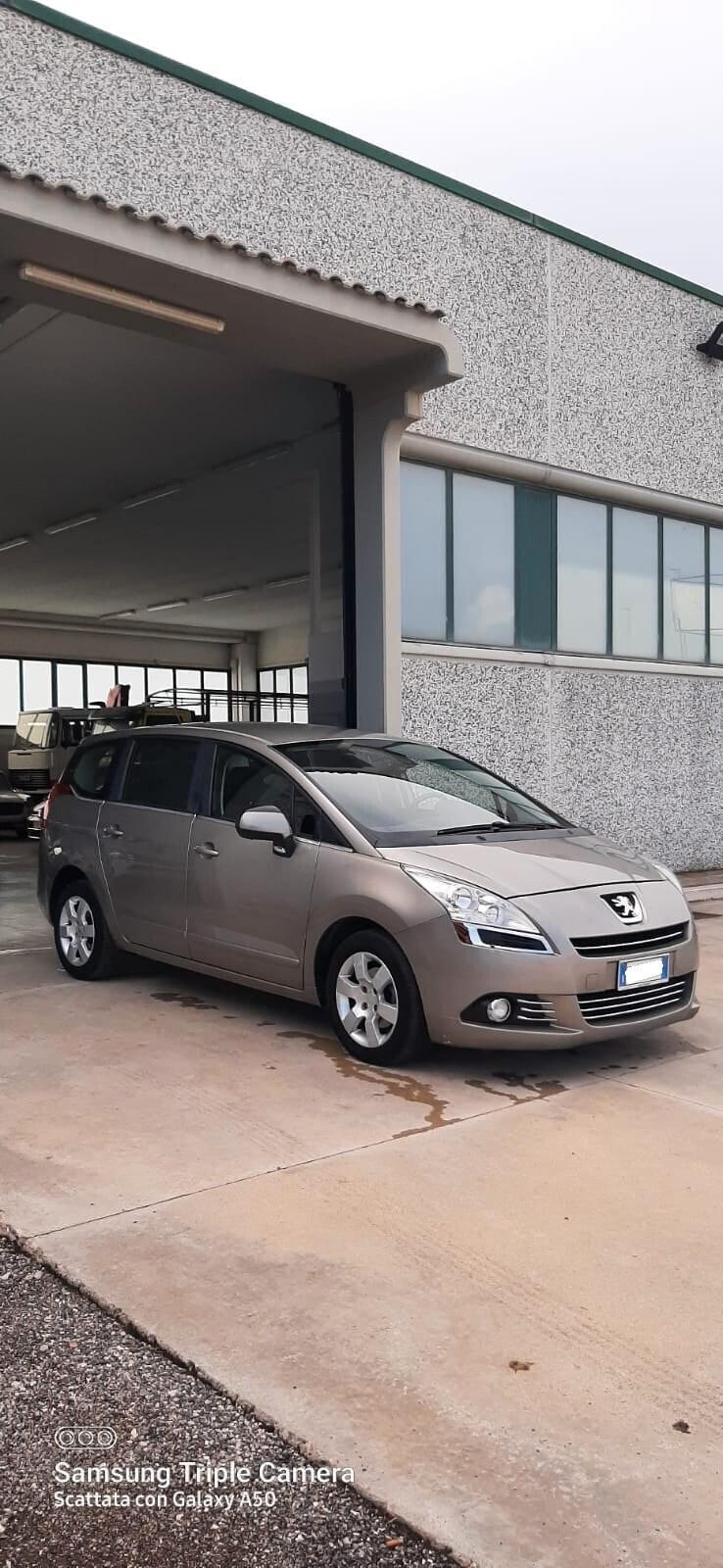 Peugeot 5008 1.6 HDi 112CV Family