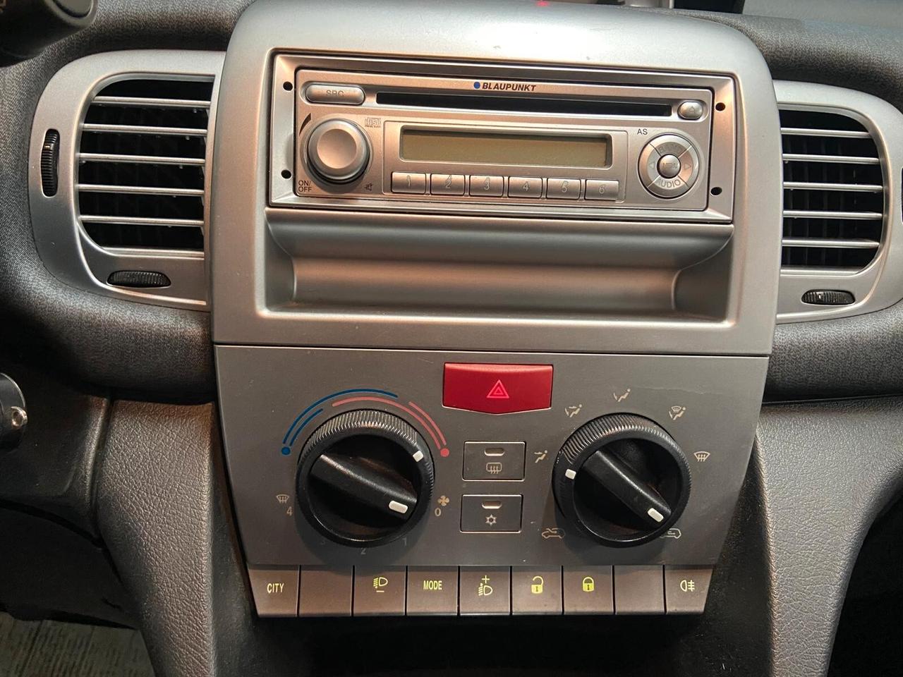 Lancia Ypsilon 1.3 MJT 75 CV Diva