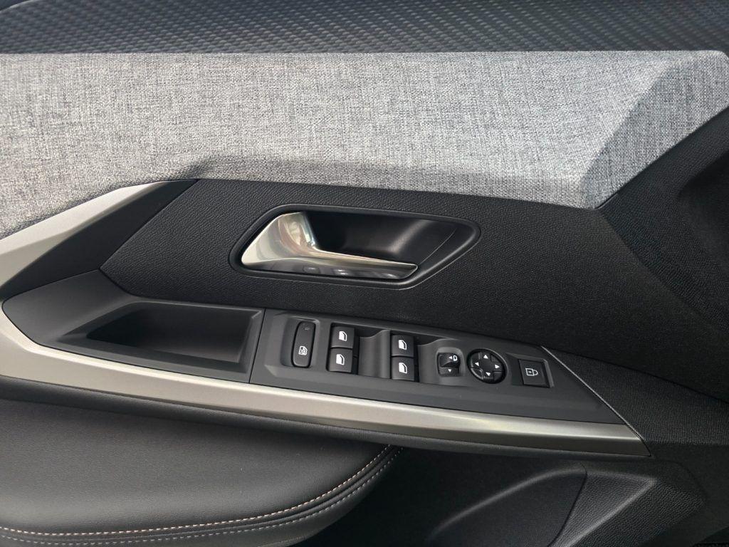 Peugeot 3008 Hybrid 145CV e-DCS6 Allure