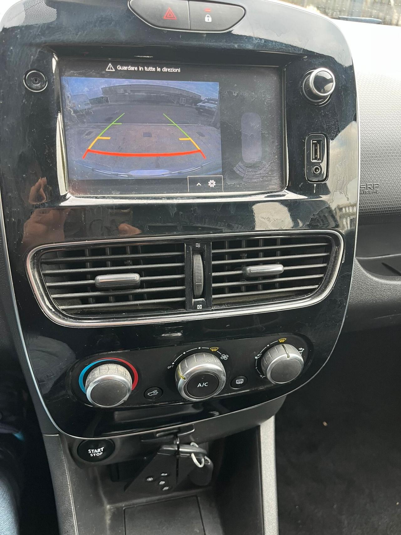 Renault Clio dCi 8V 75 CV 5 porte Moschino Life