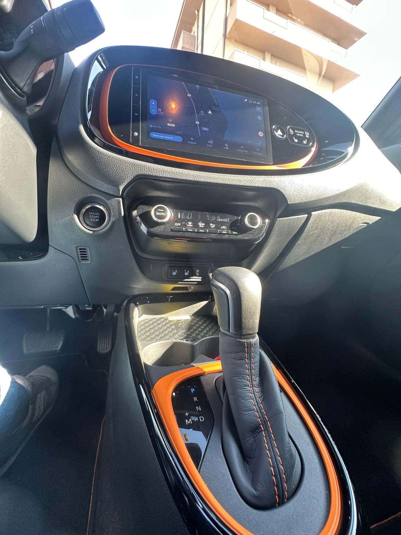 Toyota Aygo Connect 1.0 VVT-i 72 CV 5 porte x-play MMT