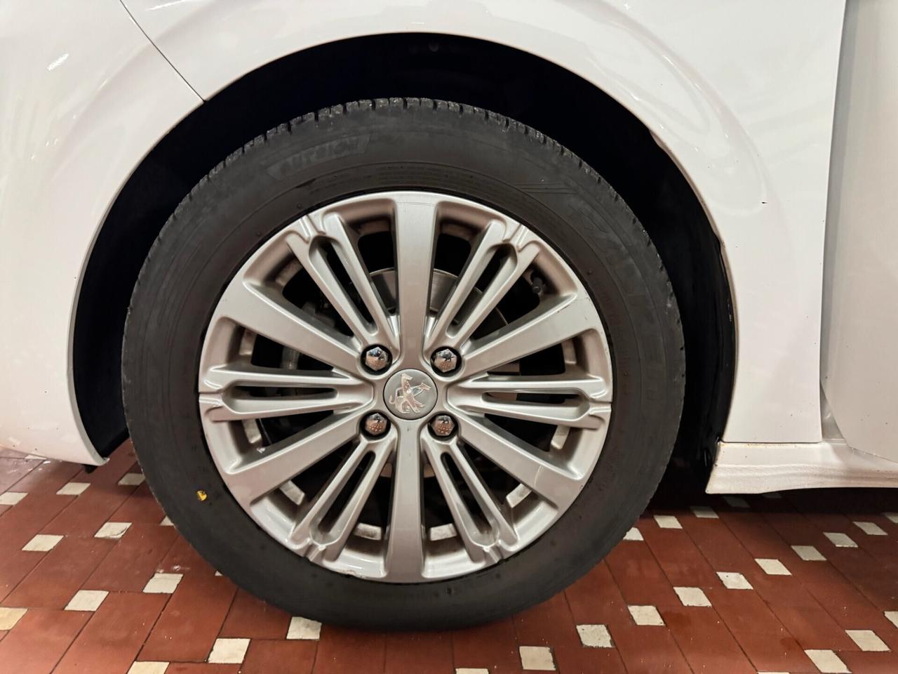 Peugeot 208 PureTech 82 5 porte Allure - UNICO PROPRIETARIO