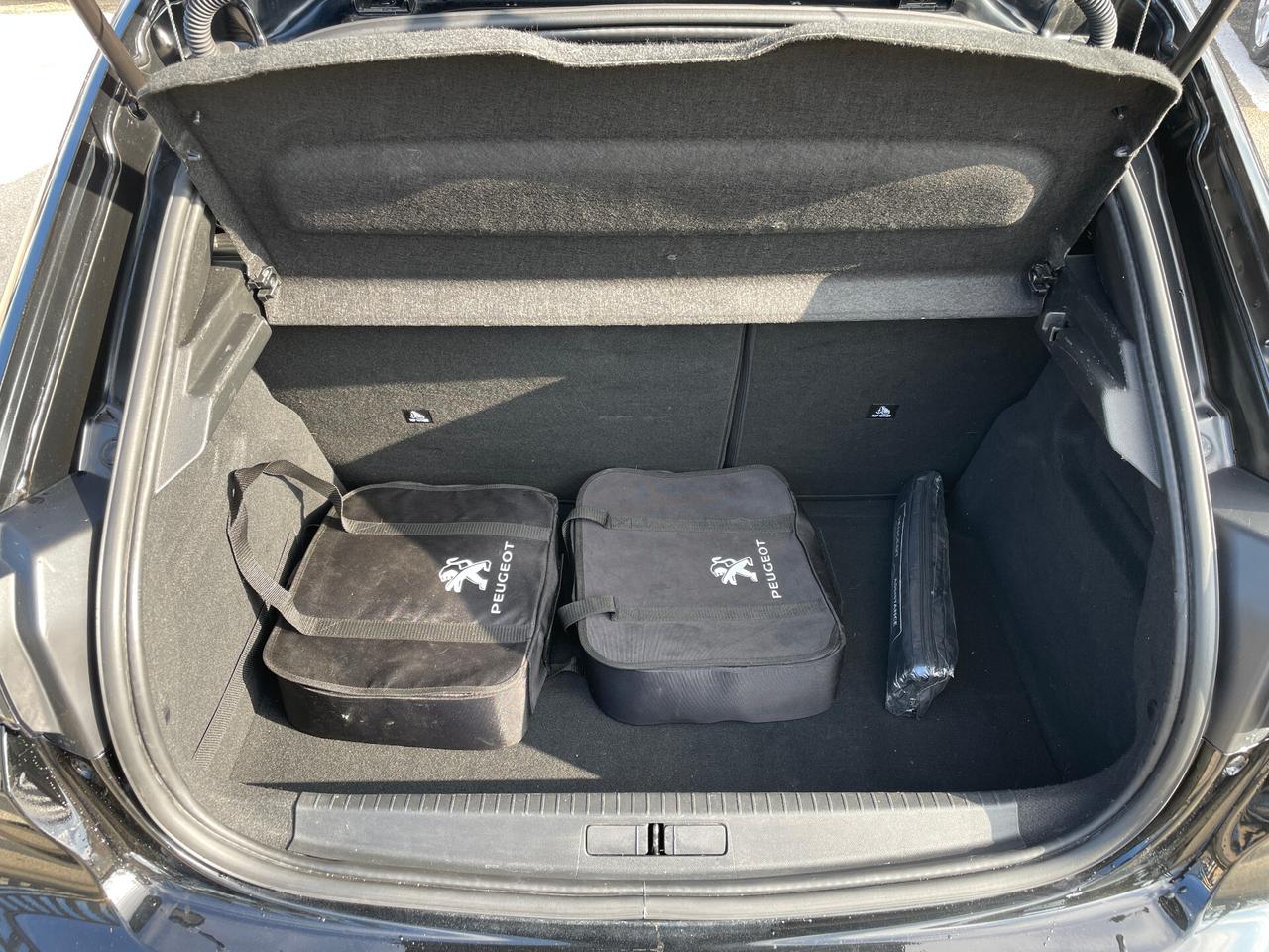 Peugeot 208 motore elettrico 136 CV 5 porte GT Line