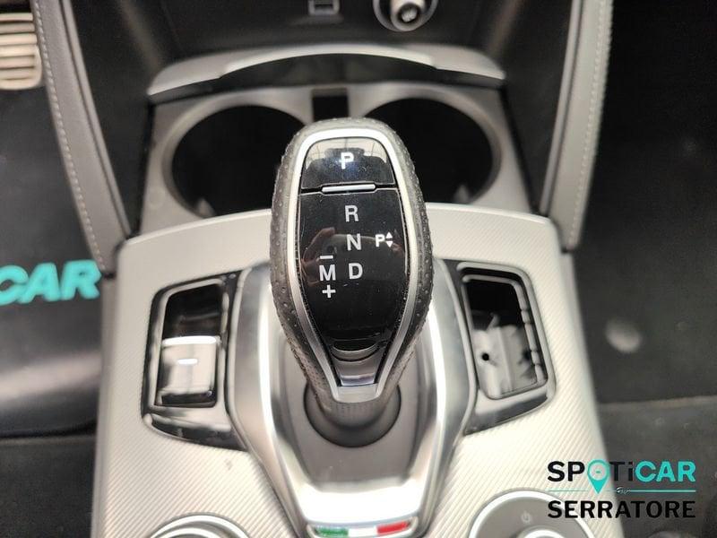 Alfa Romeo Stelvio 2023 2.2 t Veloce Q4 210cv auto