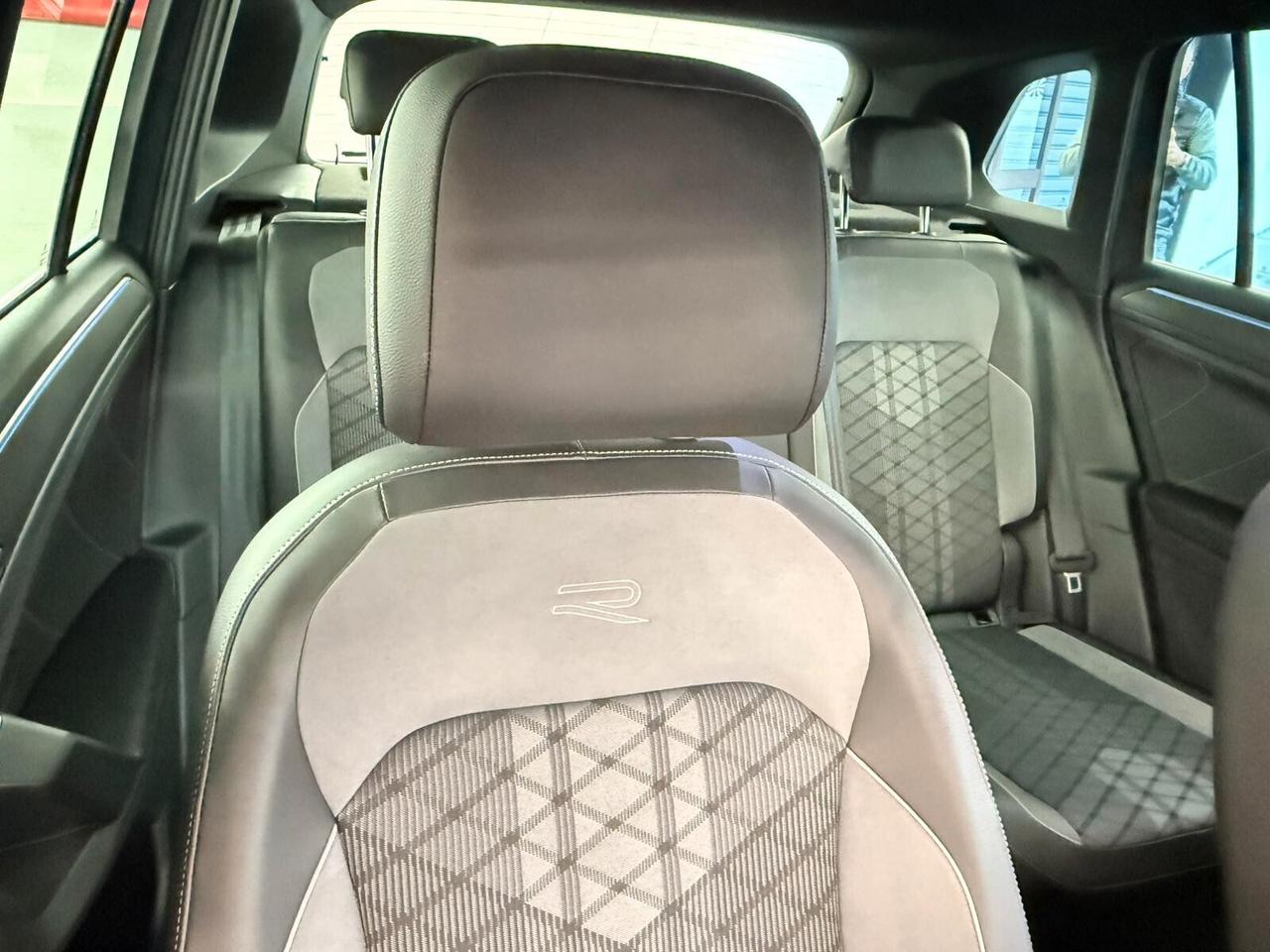 Volkswagen Tiguan 2.0 TDI 150 CV SCR DSG R-Line