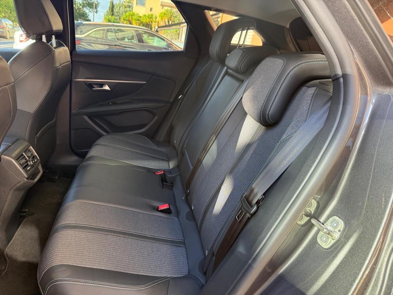 Peugeot 3008 BlueHDi 130 S&S Allure pack