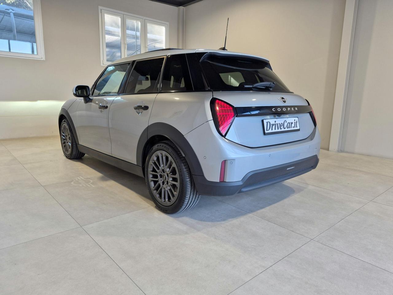 MINI Cooper C BENZINA 5 PORTE *NUOVO MODELLO* TETTO APRIBILE SEDILI SPORT. PELLE JCW LED NAVI CARPLAY V. PRIVACY HEAD-UP DISPLAY