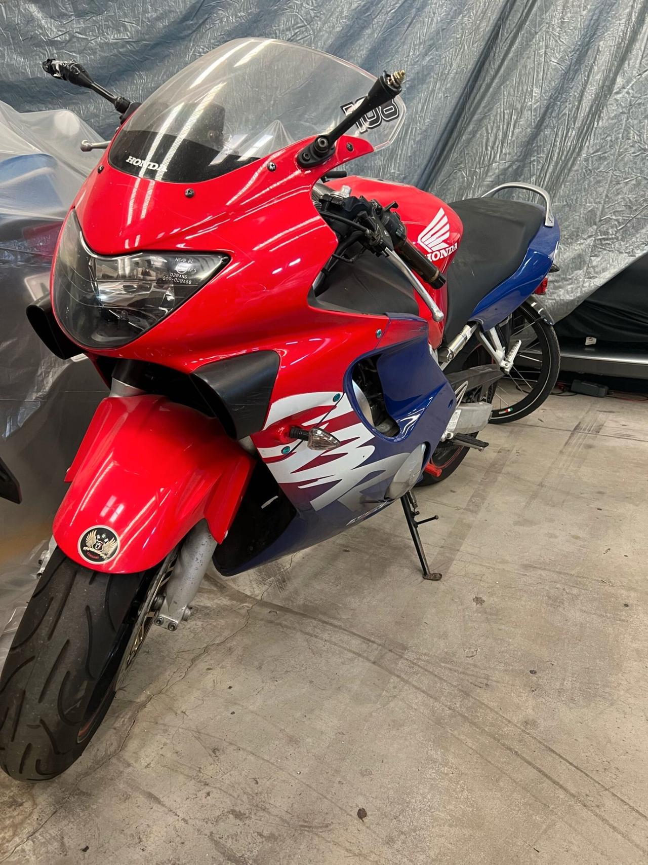 HONDA CBR 600 F proveniente da collezione 1998