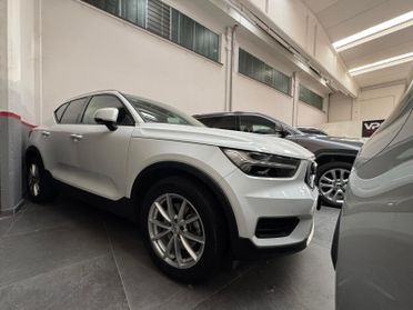 Volvo XC40 D4 AWD Geartronic Momentum