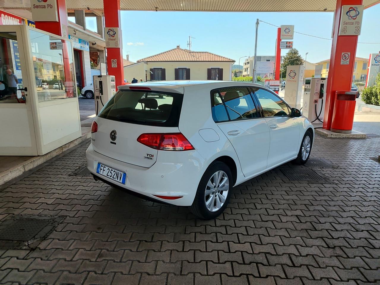 Volkswagen Golf 1.6 DSG ANNO 2016 OK NEOP