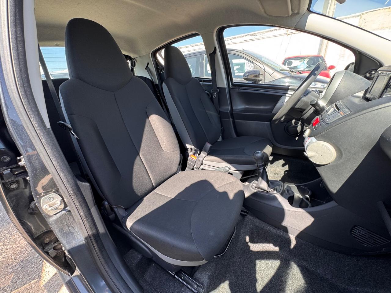 Toyota Aygo 1.0 VVT-i 5 porte “NAVI-LED”