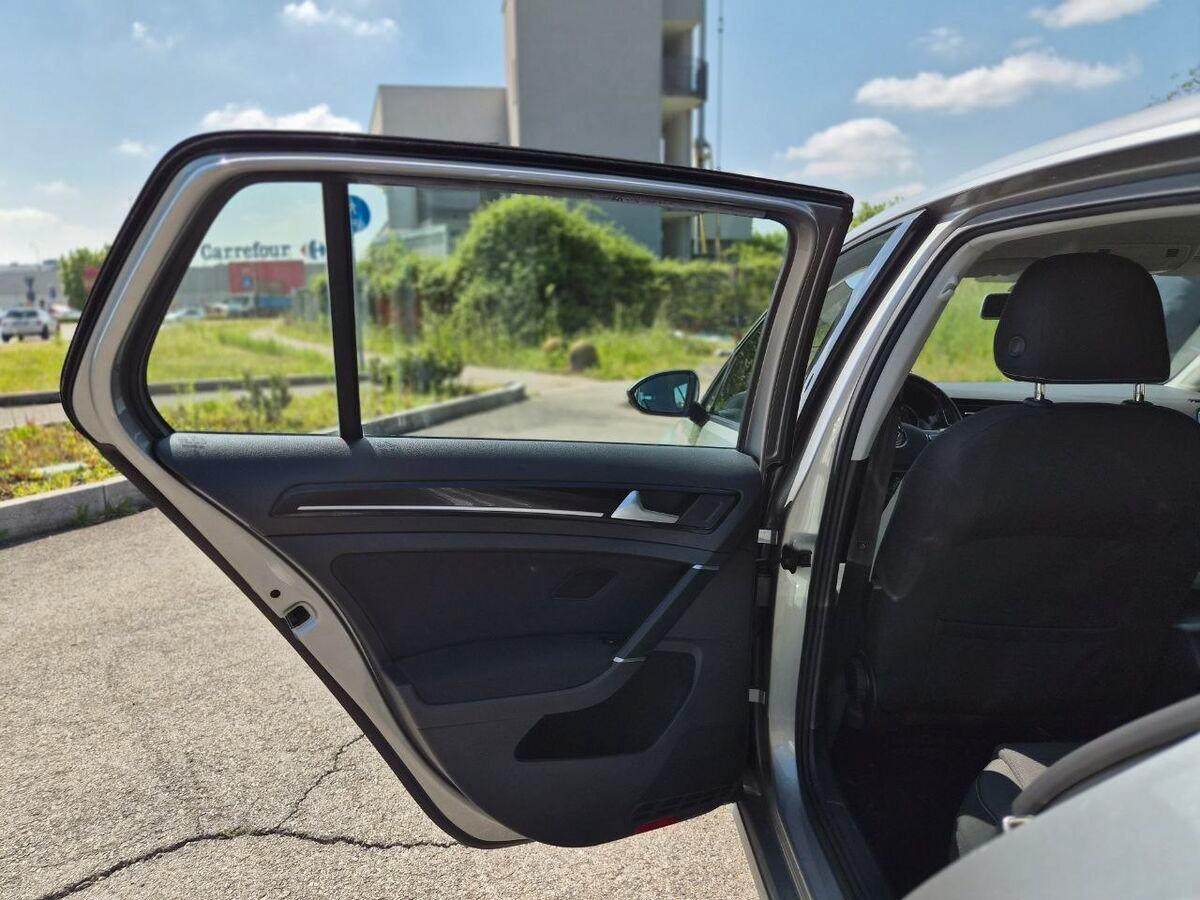 Volkswagen Golf 1.6 tdi Highline 5p