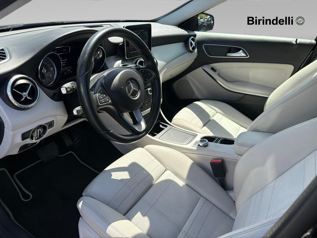 Mercedes-Benz GLA (X156) - GLA 180 d Automatic Executive