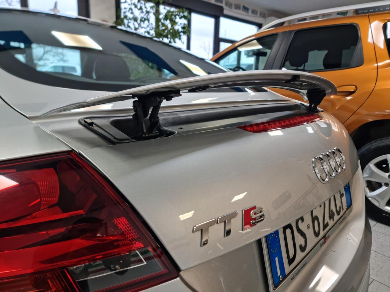 Audi TTS quattro S tronic MAGNETIC RIDE