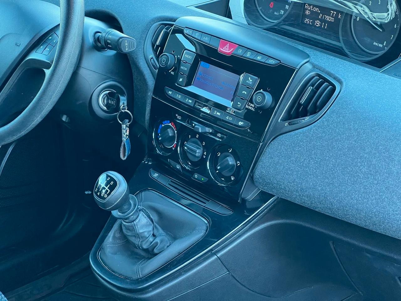 Lancia Ypsilon 1.0 FireFly 5 porte S&S Hybrid Silver Plus
