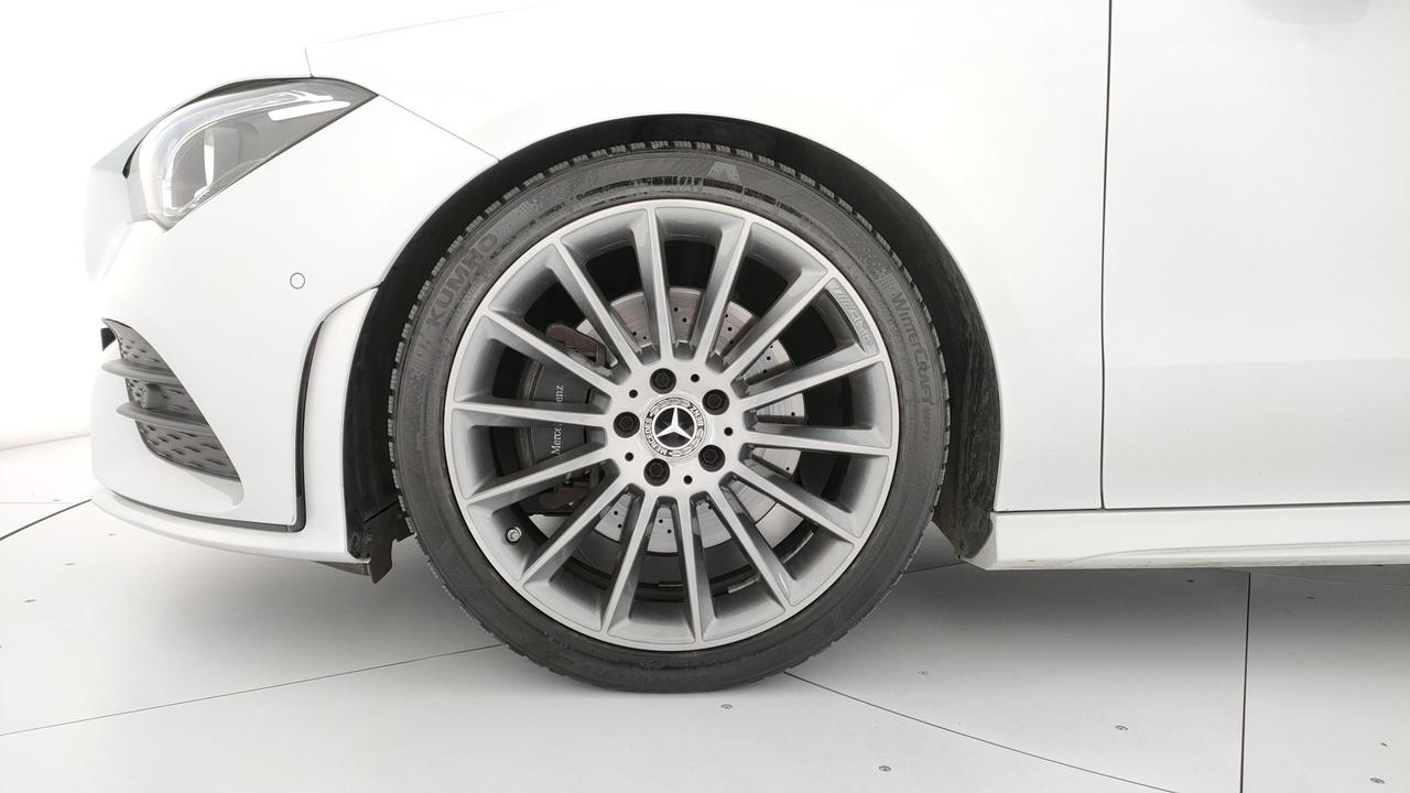 Mercedes-Benz CLA Shooting Brake 200 Premium auto