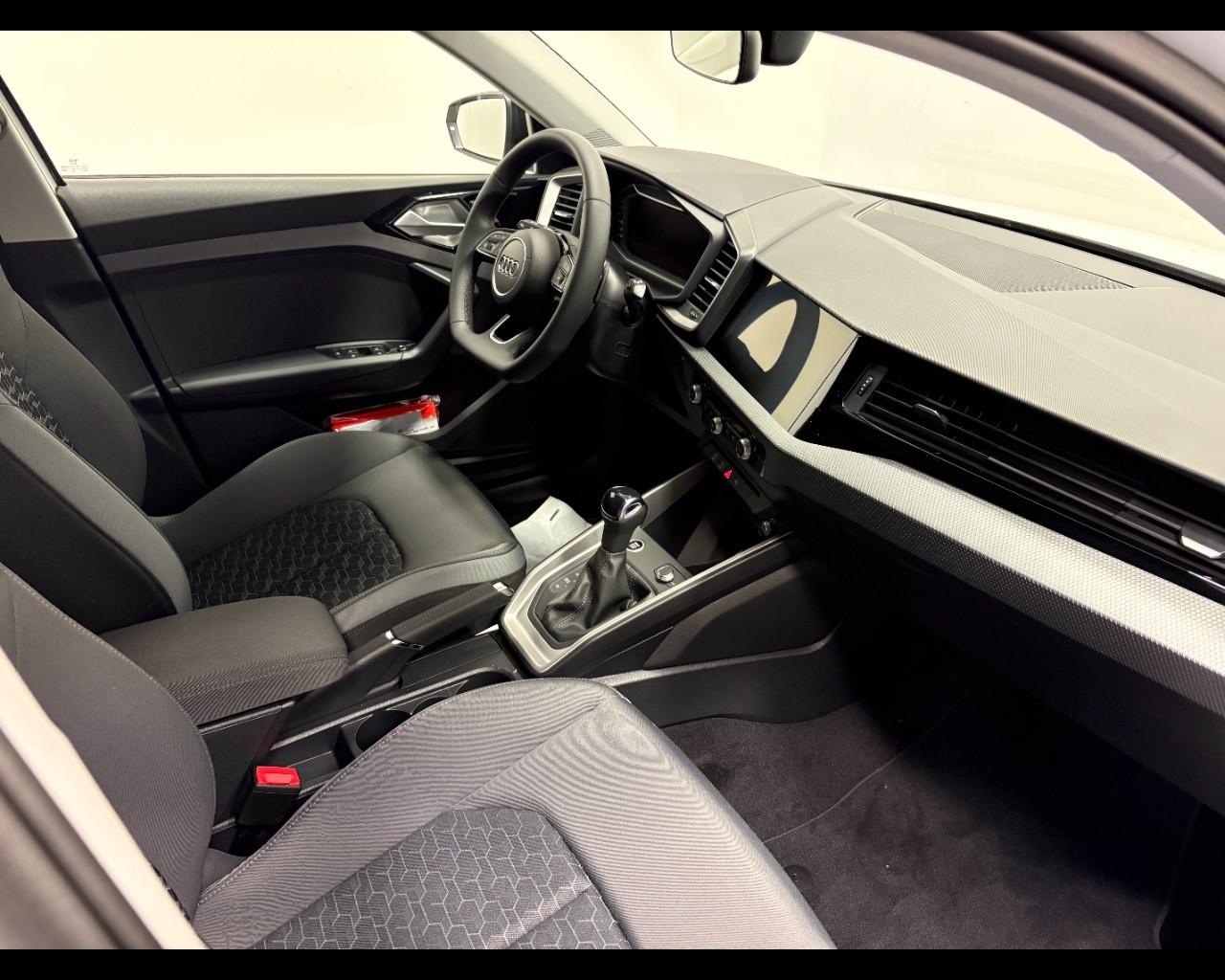 AUDI A1 ALLSTREET 30 TFSI S-TRONIC IDENTITY CONTRAST