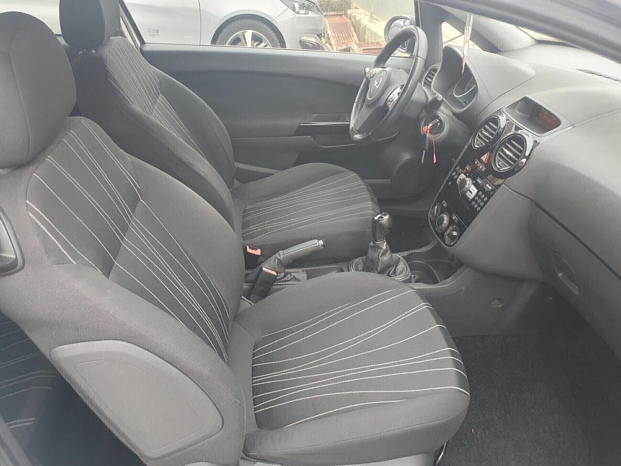 Opel Corsa 1.2 80CV 3 porte GPL Neopatent 2010