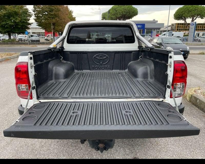 Toyota Hilux 2.4 D-4D 4WD 4 porte Double Cab Lounge