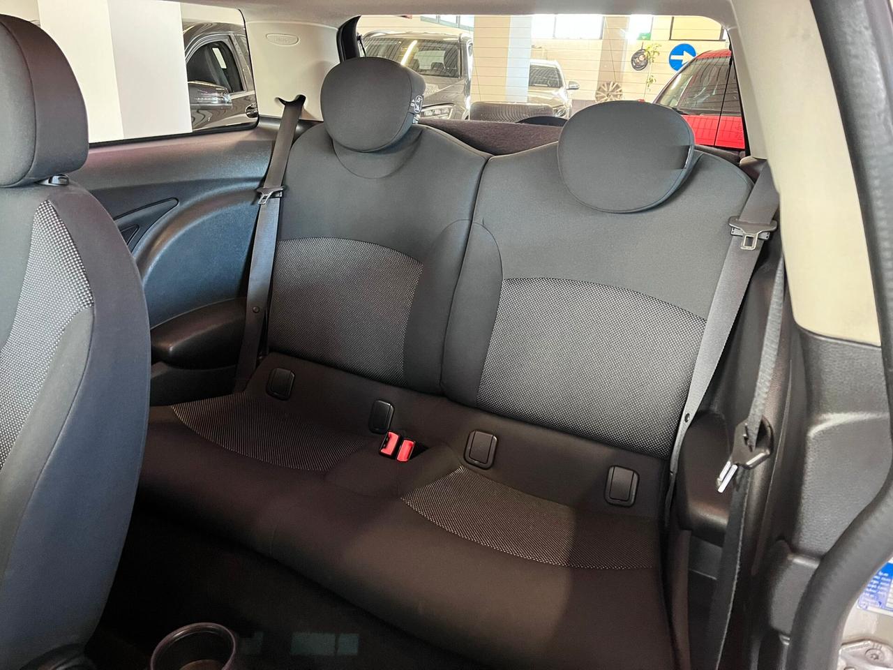 Mini 1.6 16V One (72kW)
