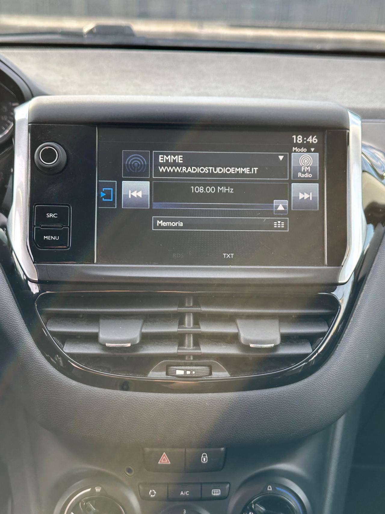 Peugeot 208 PureTech 82 5 porte Allure 2015