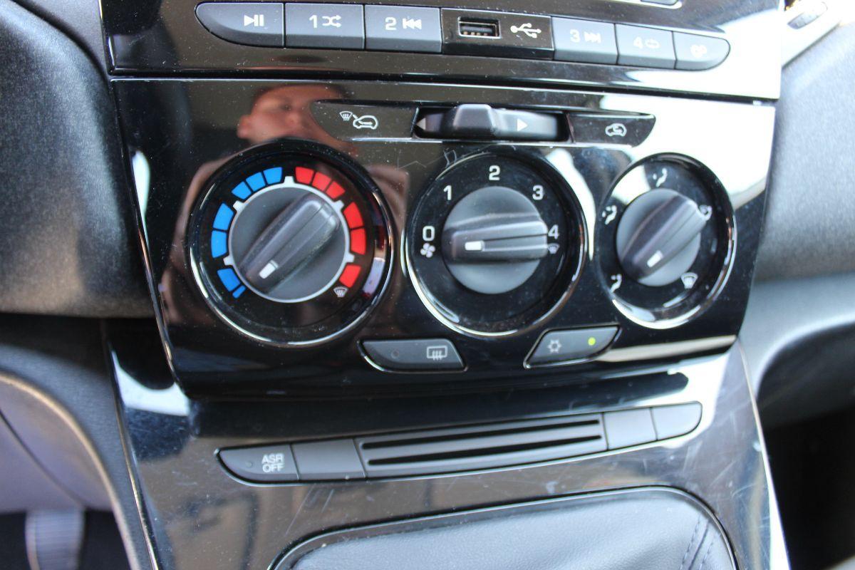 LANCIA - Ypsilon - 1.0 FireFly 5p.S&S Hyb. Platino