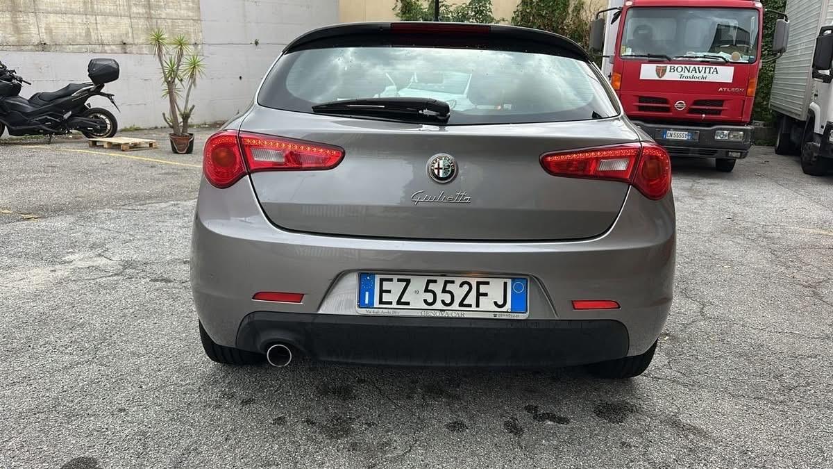 Alfa Romeo Giulietta 1.6 JTDm-2 105 CV Distinctive