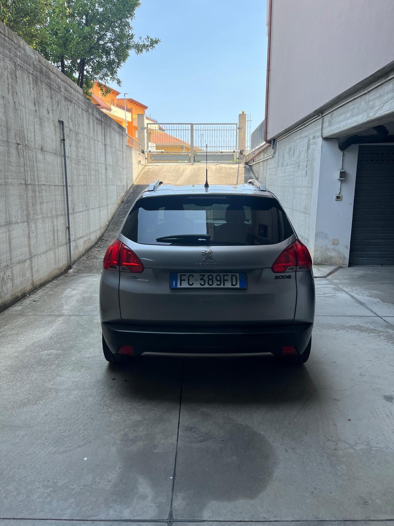 Peugeot 2008 BlueHDi 100 Allure