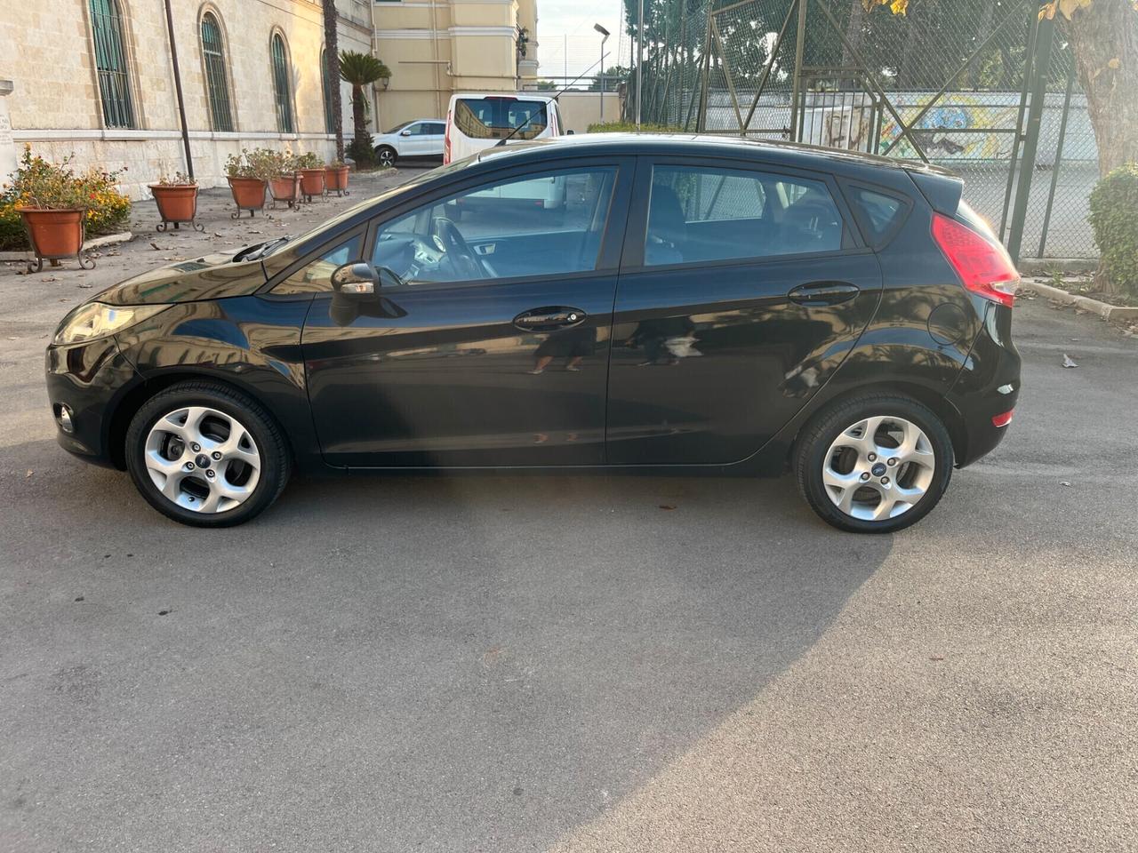 Ford Fiesta 1.2 60CV 5p.Km 115.000 Garantita