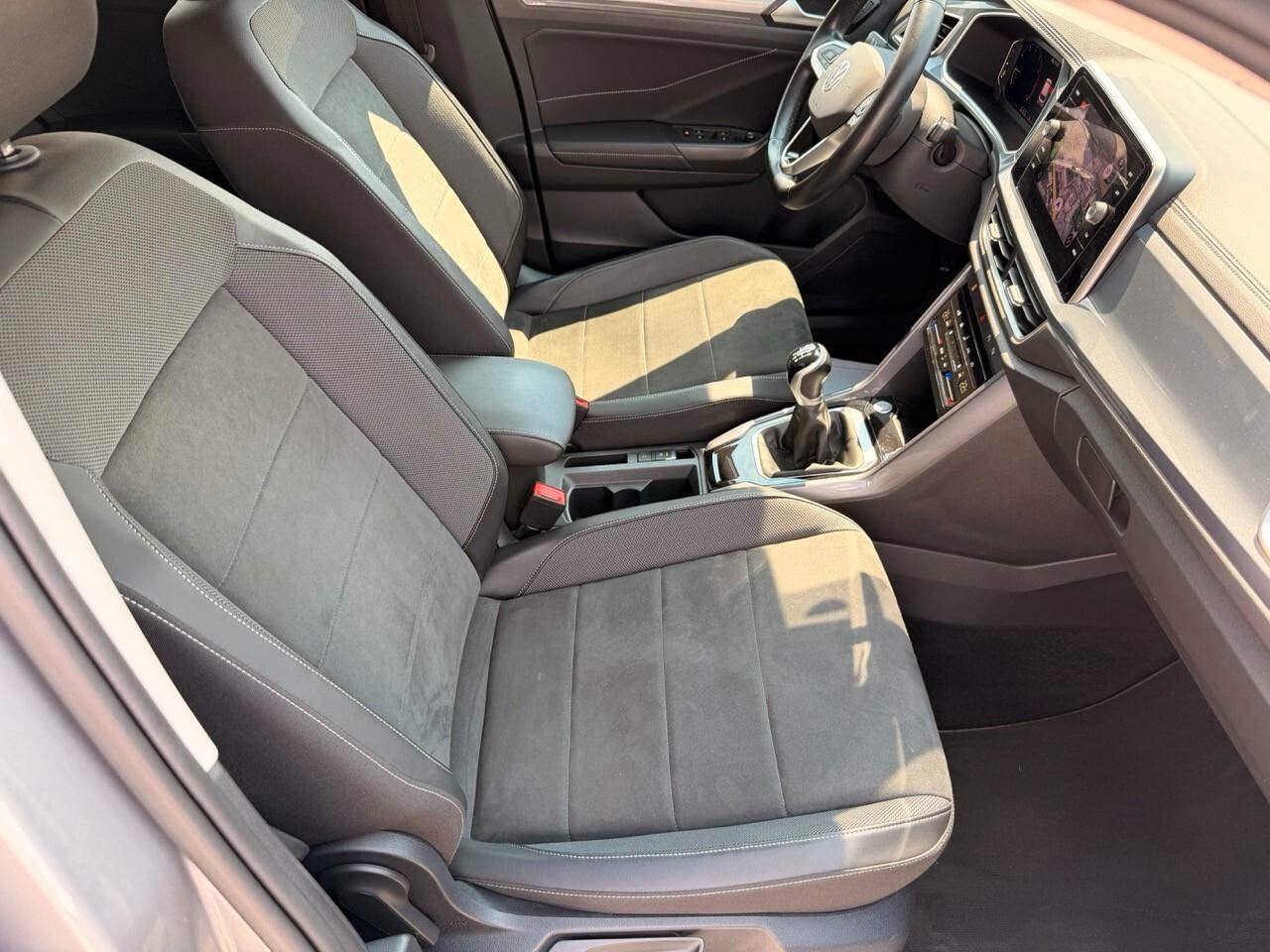 Volkswagen T-Roc 1.0 tsi Style 110cv - ok Neo Patentati