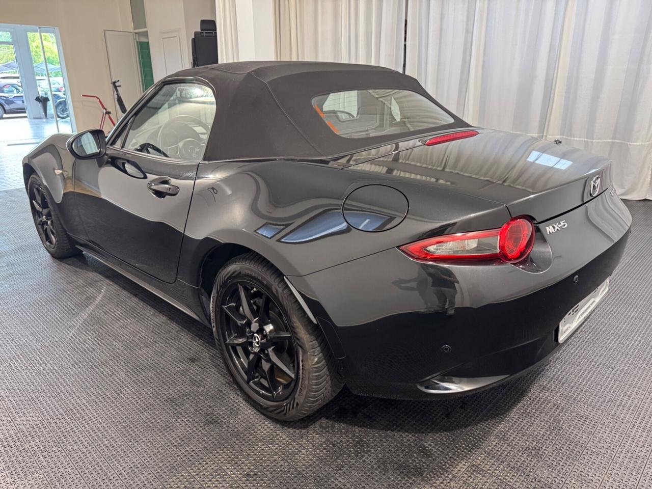 Mazda MX-5 1.5L Skyactiv-G Exceed