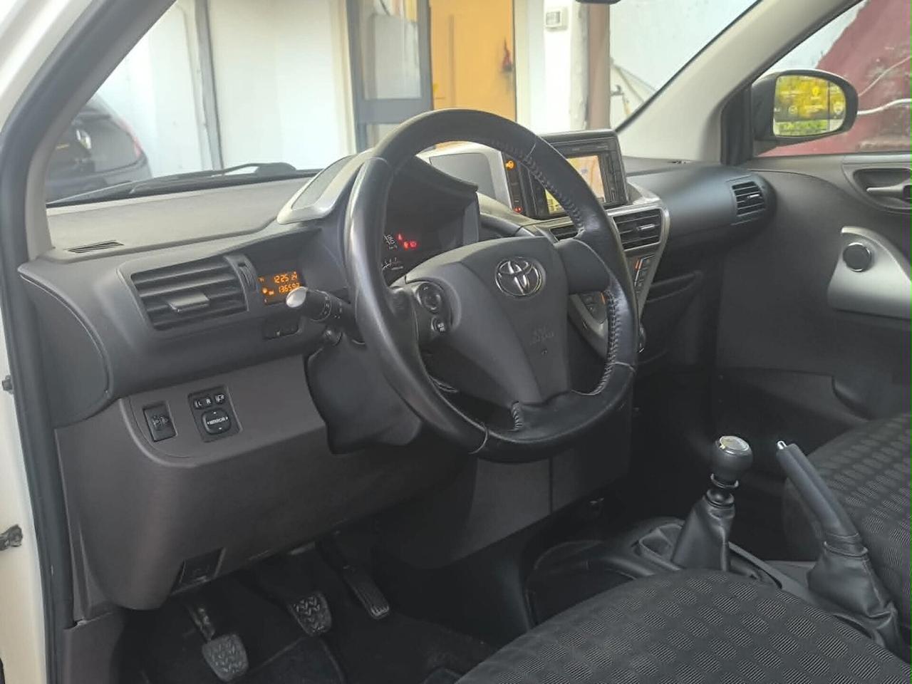 Toyota iQ 1.0