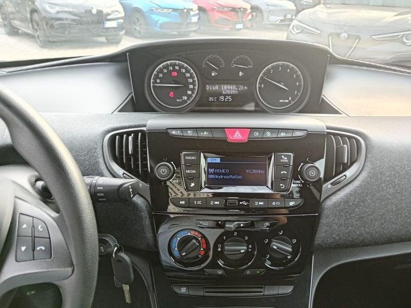 Lancia Ypsilon 1.0 FireFly 70cv S&S Hybrid SILVER