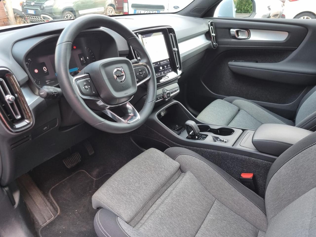 Volvo XC40 B3 automatico Plus Black Edition
