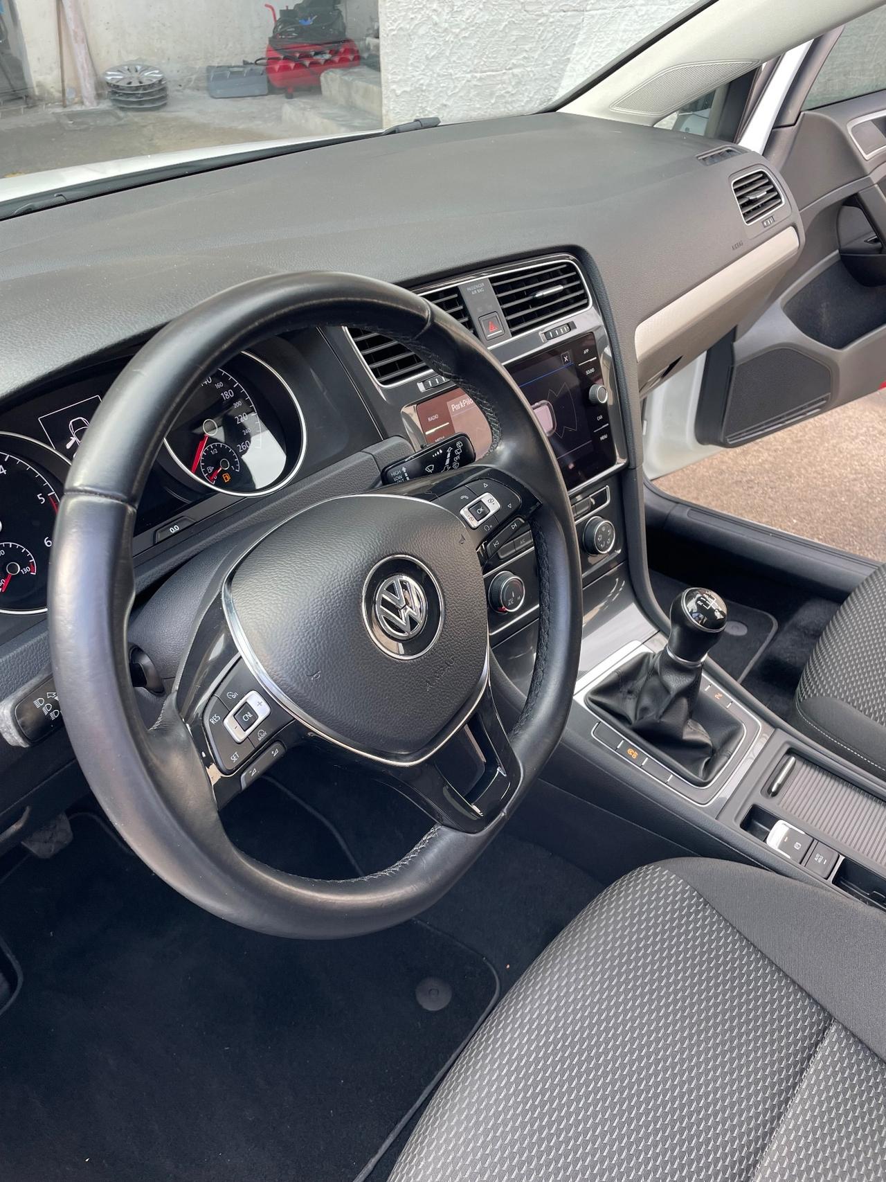 VOLKSWAGEN GOLF 7.5 1.6 TDI 90 CV SPORT DAL NORD ITALIA ADATTA PER NEOPATENTATI