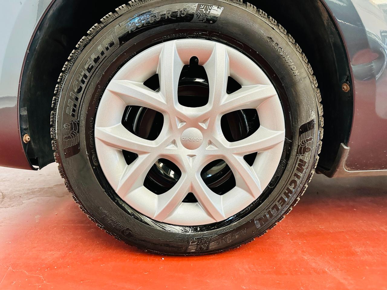 Ford Focus 1.6 (115CV) 5p. Bz.- GPL Titanium