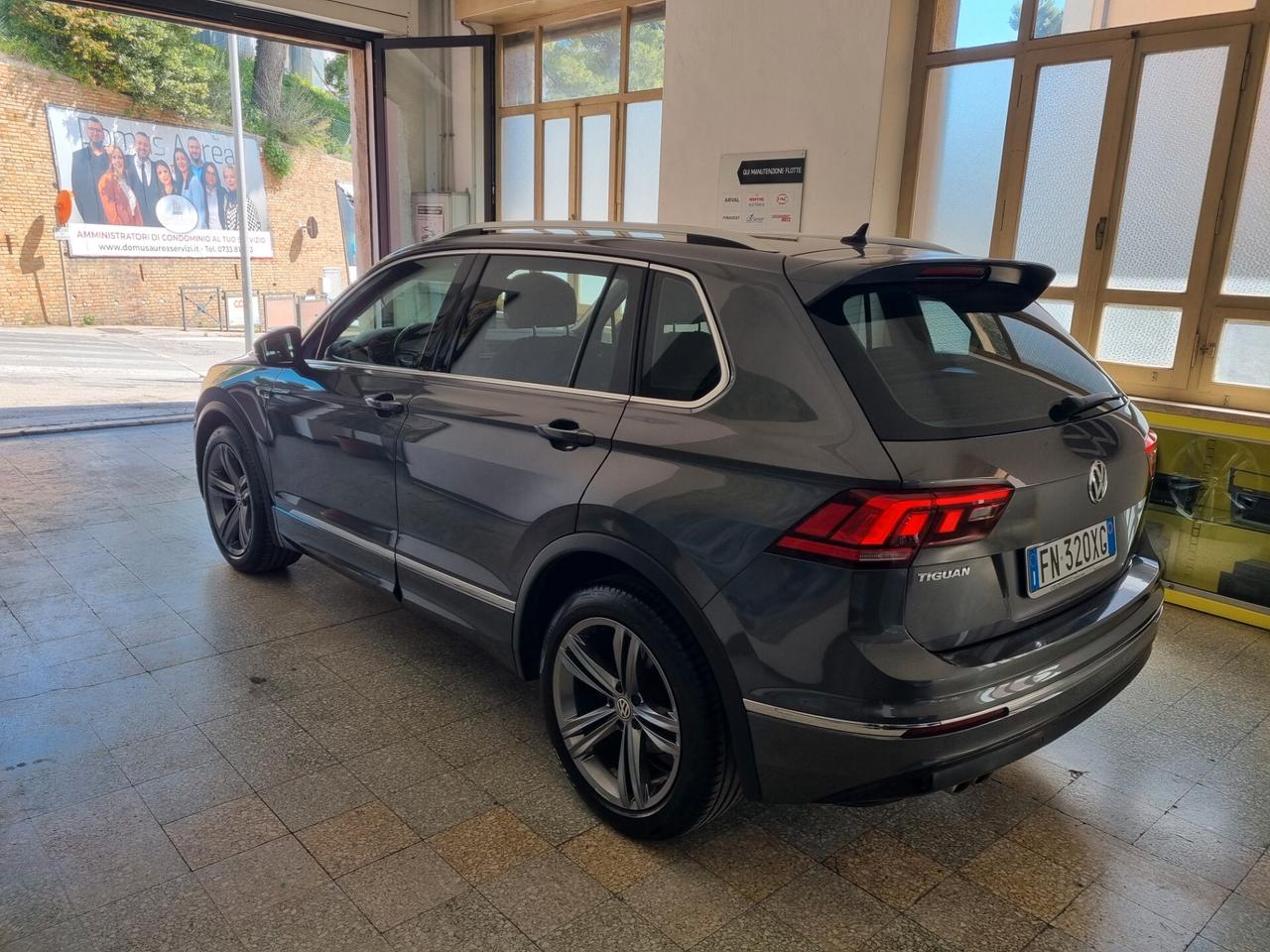 Volkswagen Tiguan 1.6 TDI SCR R-Line, VIRTUAL COCKPIT, KEYLESS