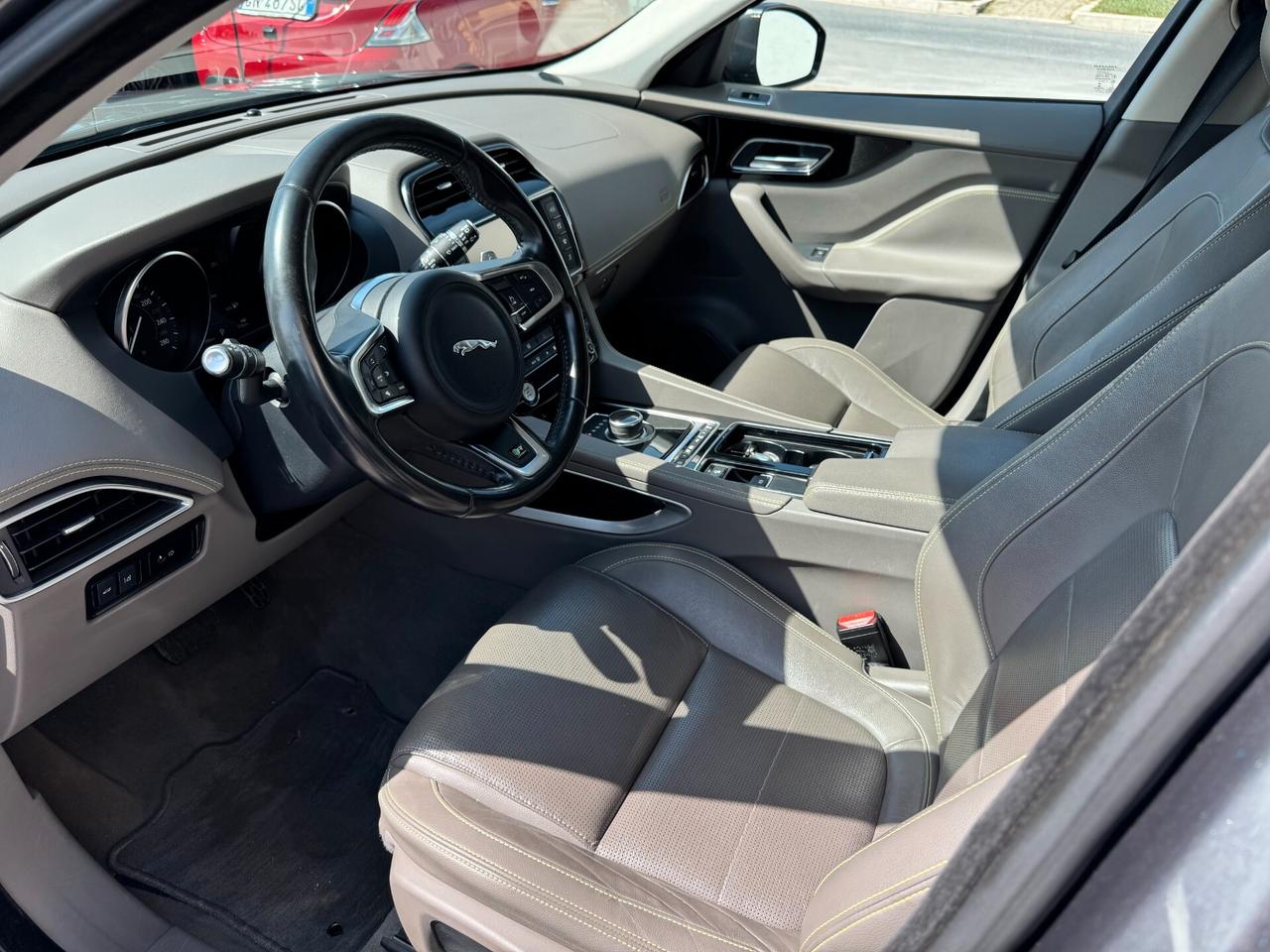 Jaguar F-Pace 2.0 D 180 CV AWD aut. R-Sport