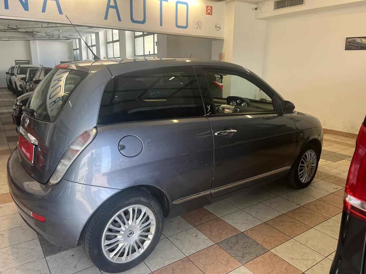 Lancia Ypsilon 1.2 Oro Bianco