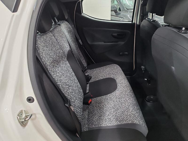 Lancia YPSILON HYBRID "SOLO 10.000 KM"