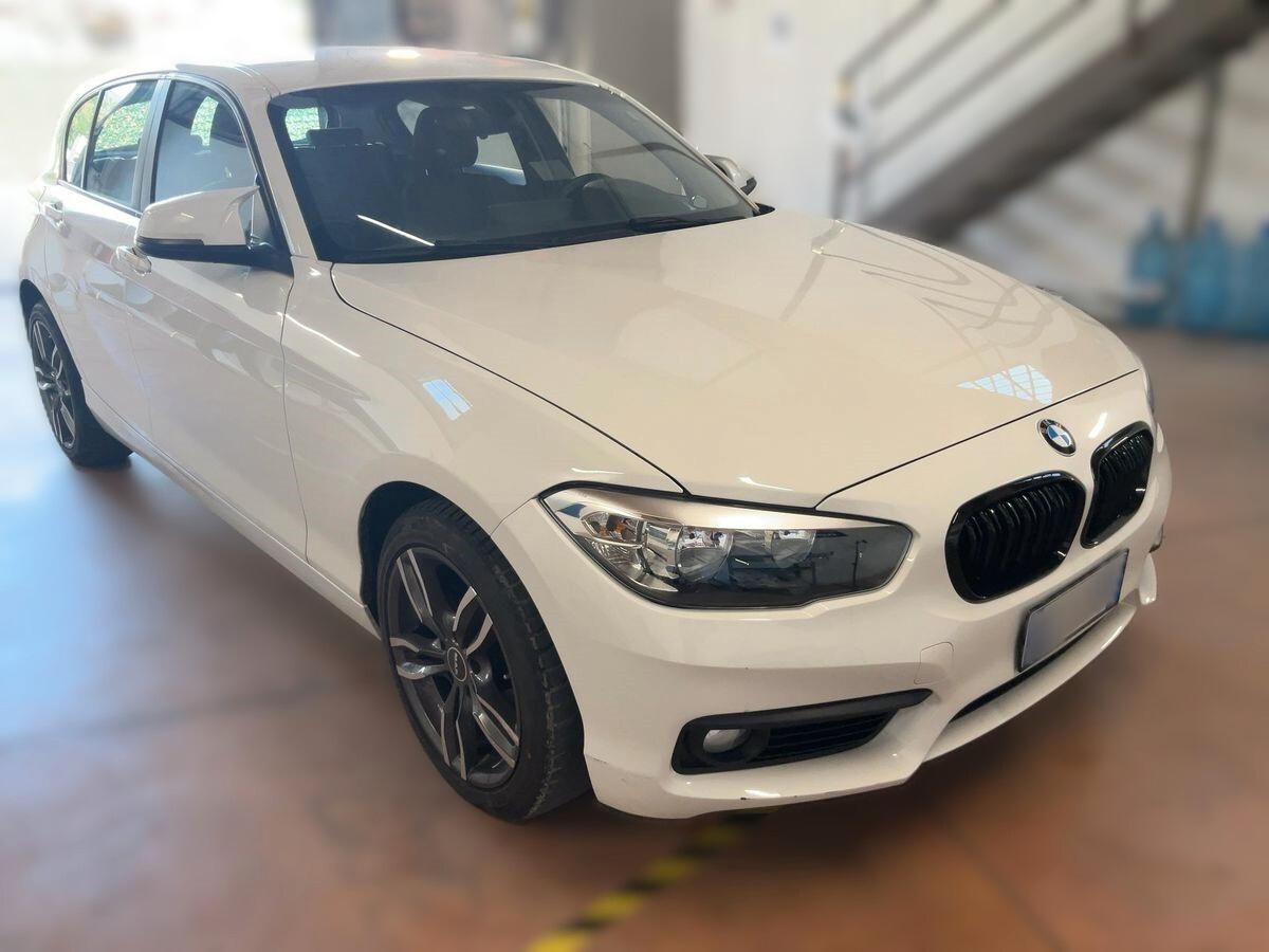 Bmw 116 116i 5p. Urban 110cv Manuale LiveCockpit Neopatentati