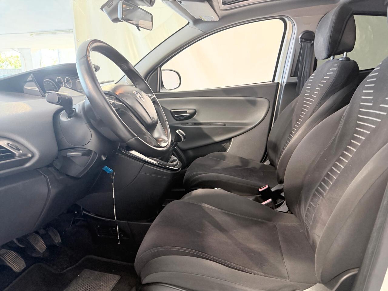 Lancia Ypsilon ACCONTO 0€ RATE DA 150€ AL MESE