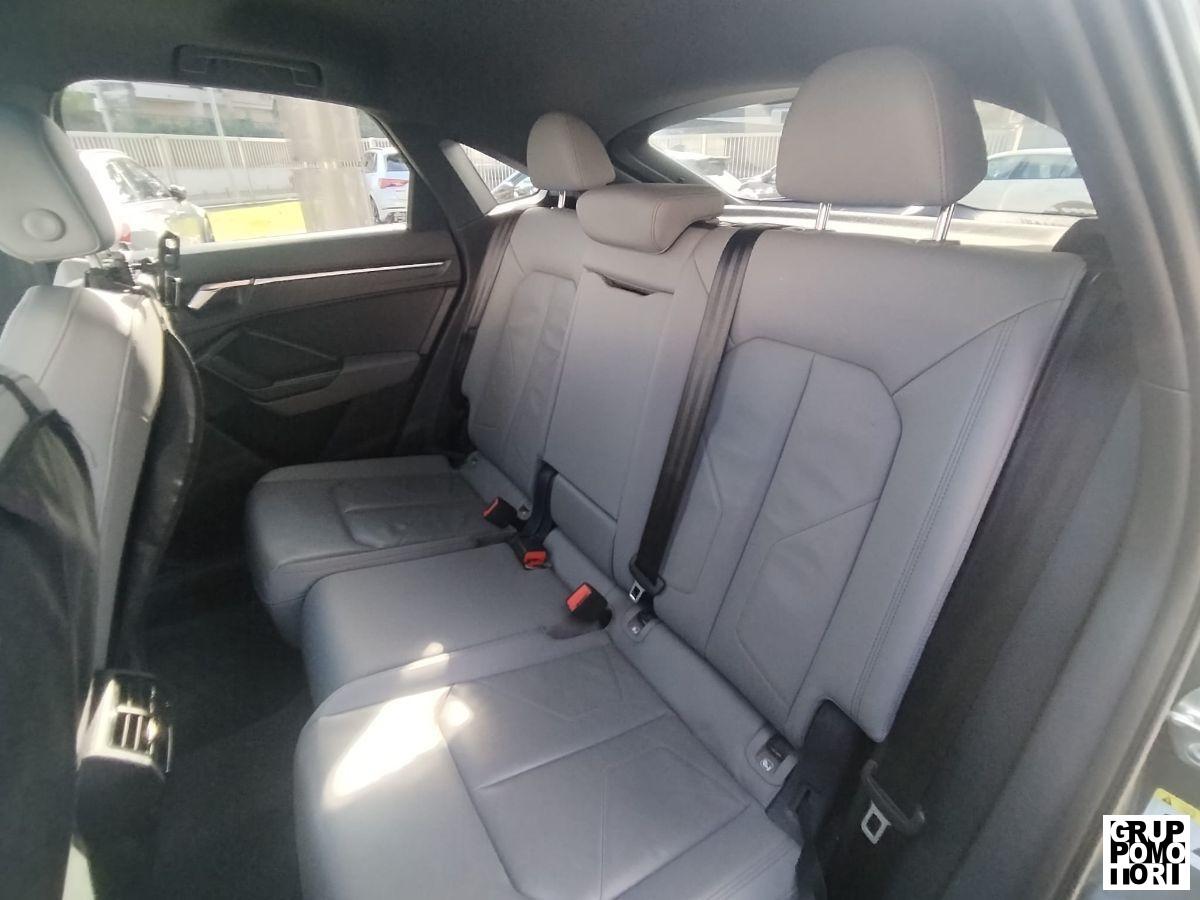 AUDI - Q3 - SPB 40 TDI quattro S tr. Ident. Black