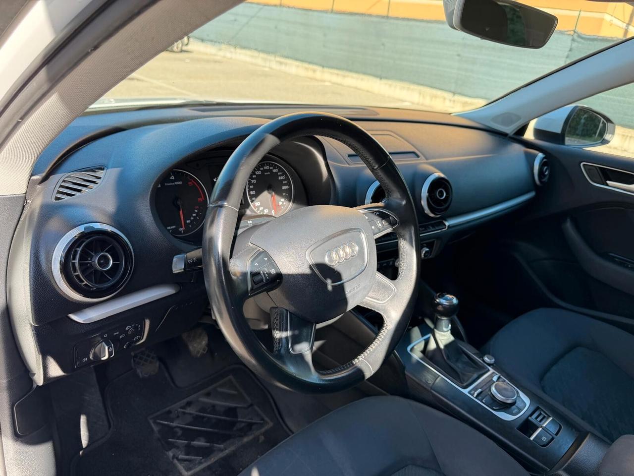 Audi A3 Sportback 1.6 TDI - NEOP. - NAV. - 12 MESI DI GARANZIA -